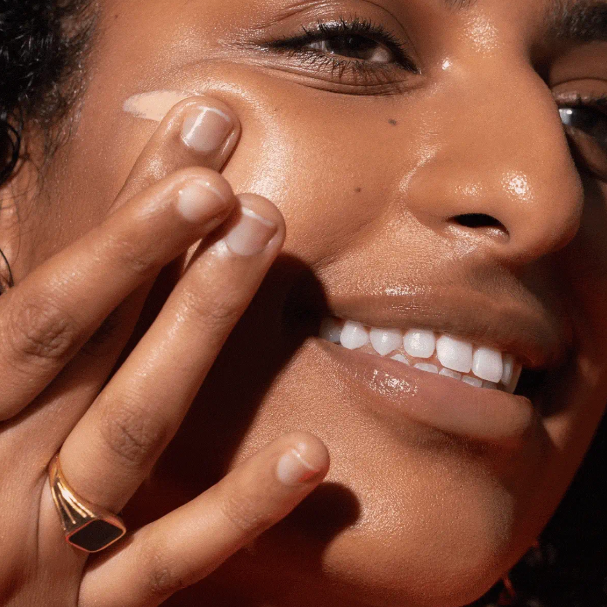 Live Tinted 3-in-1 Mineral Sunscreen. Moisturizer. Primer SPF 30